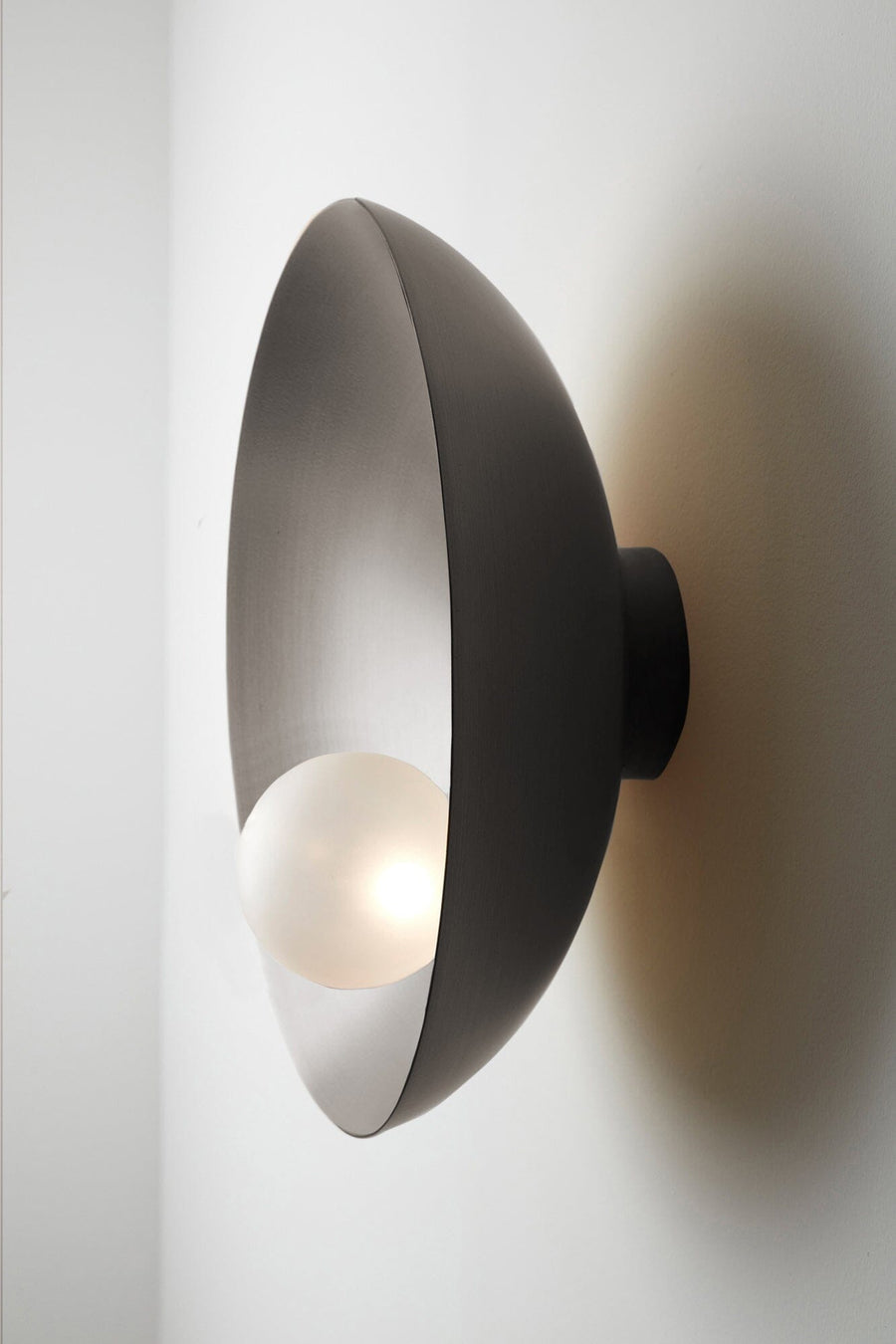 Metal Oyster Wall and Ceiling Lamp Ceiling Lamps Carla Baz 