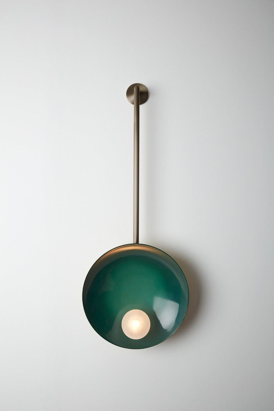 Oyster Wall Lamp Wall Lamps Carla Baz Emerald Green Brushed Bronze 